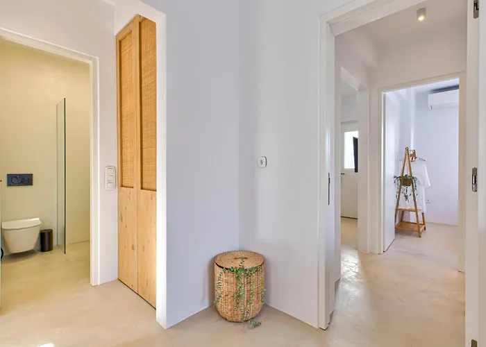 Silver Petra Apartment *